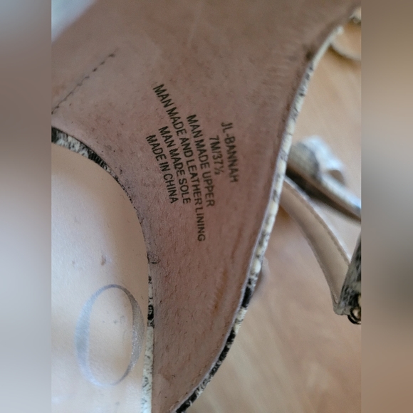 JLO Bannah Snakeskin wedge sandals - Picture 14 of 16